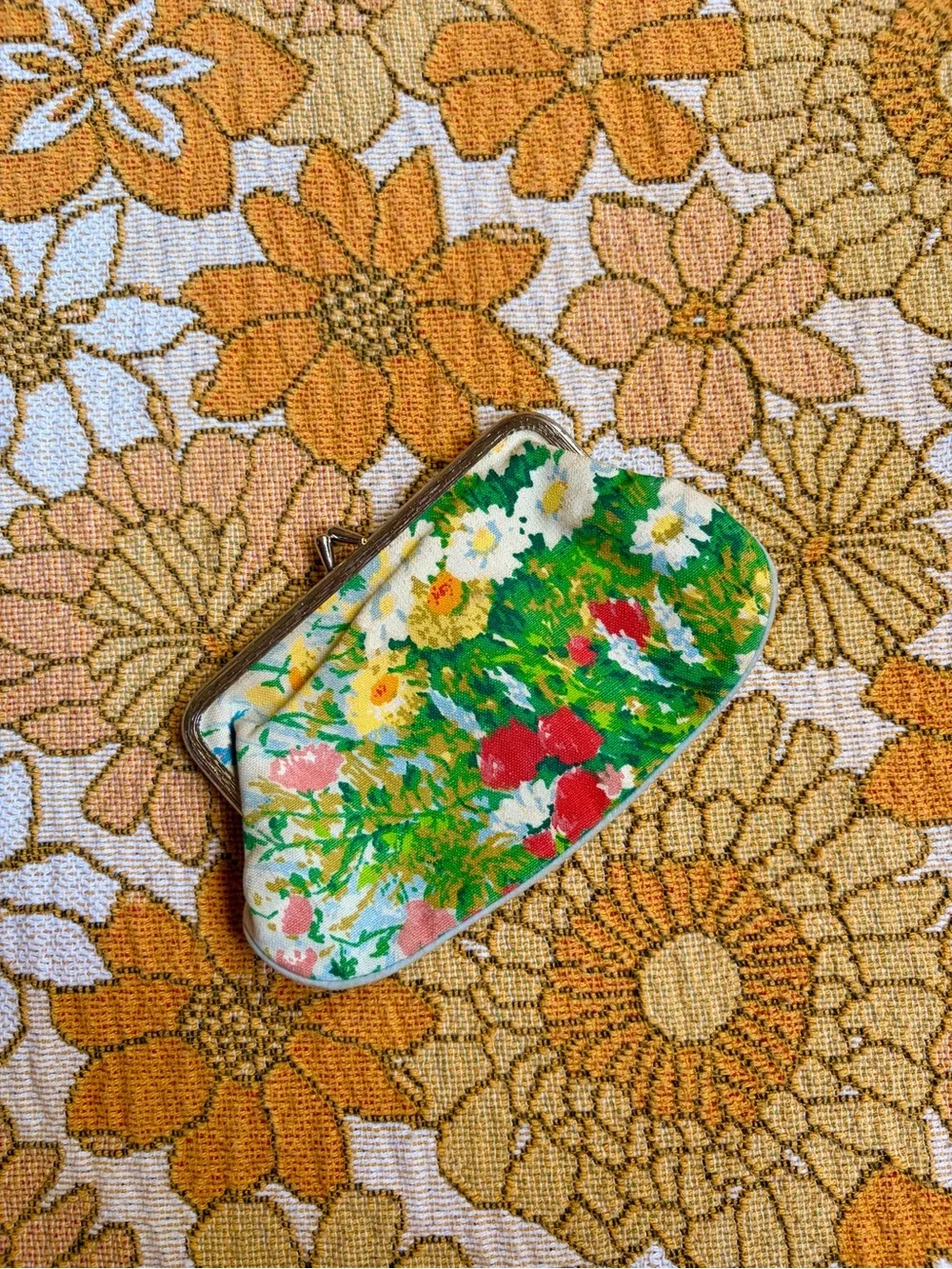🌼🍒✨ Vintage 1960s Flower Power Coin Purse ✨🍒🌼